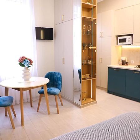 Modern Apartment, 3Mins To Opera Lviv Ngoại thất bức ảnh